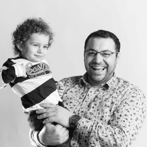 Portrait noir et blanc en studio – Instant Studio