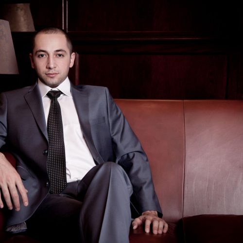 Associé directeur en capital-investissement, Armen Grigorian.